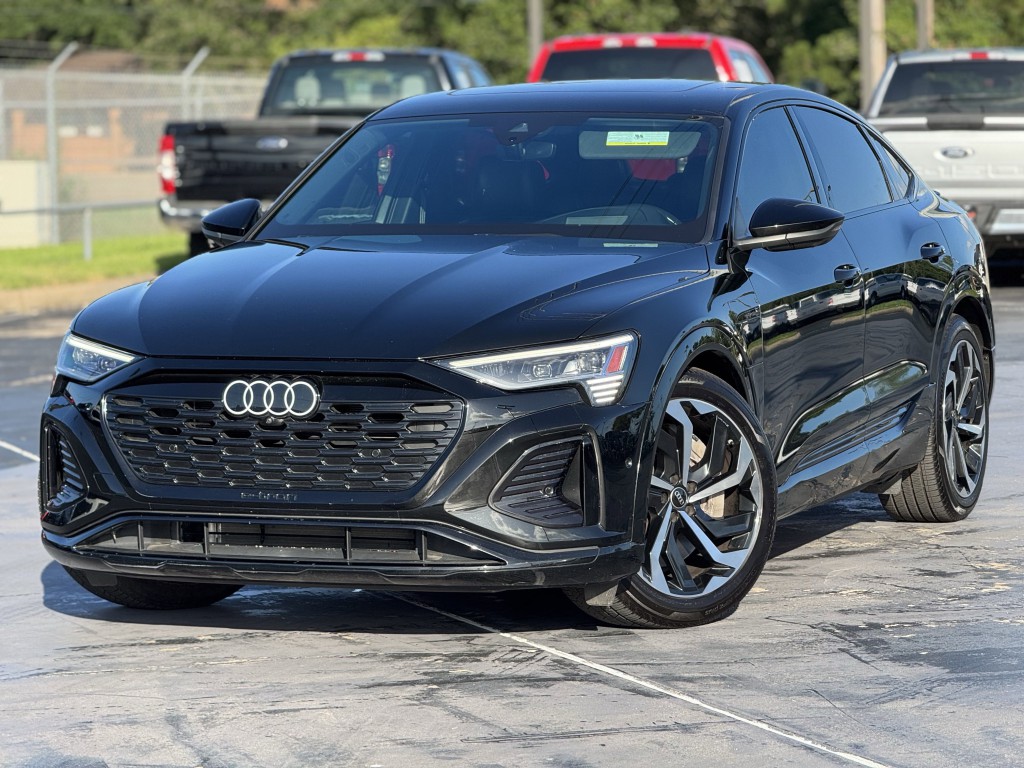 2024 Audi Q8 e-tron Sportback Image 5