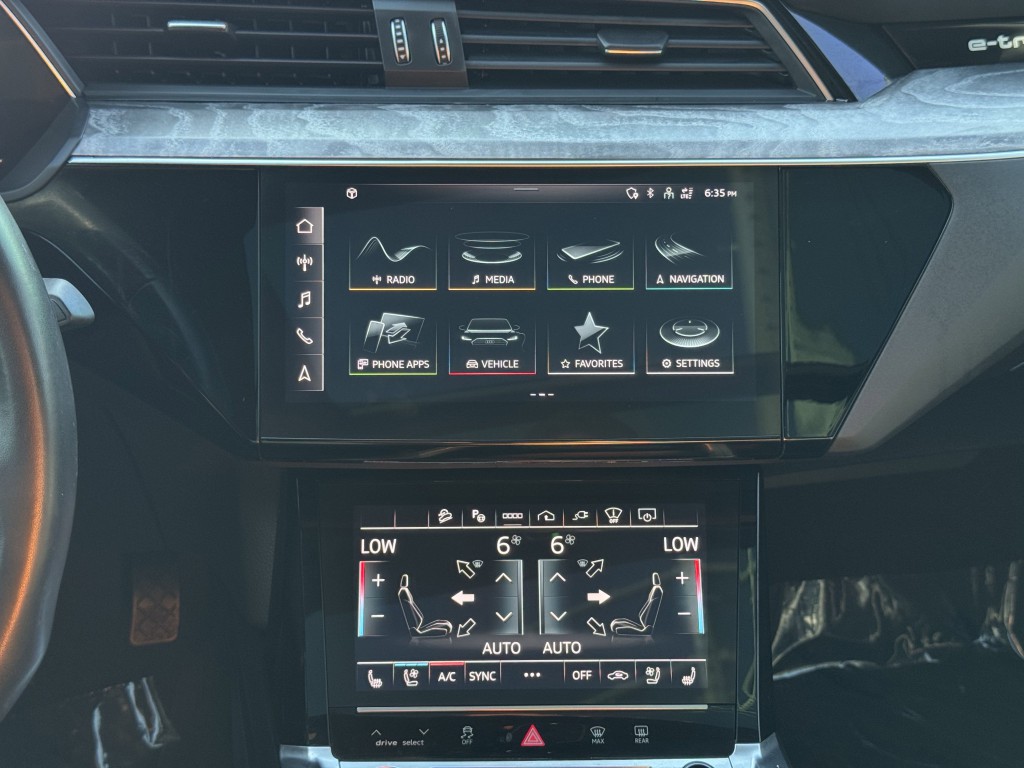 2024 Audi Q8 e-tron Sportback Image 22