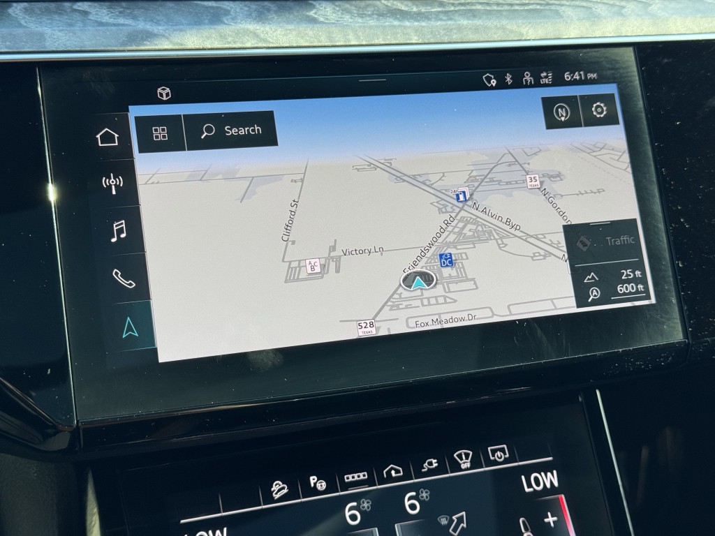 2024 Audi Q8 e-tron Sportback Image 23