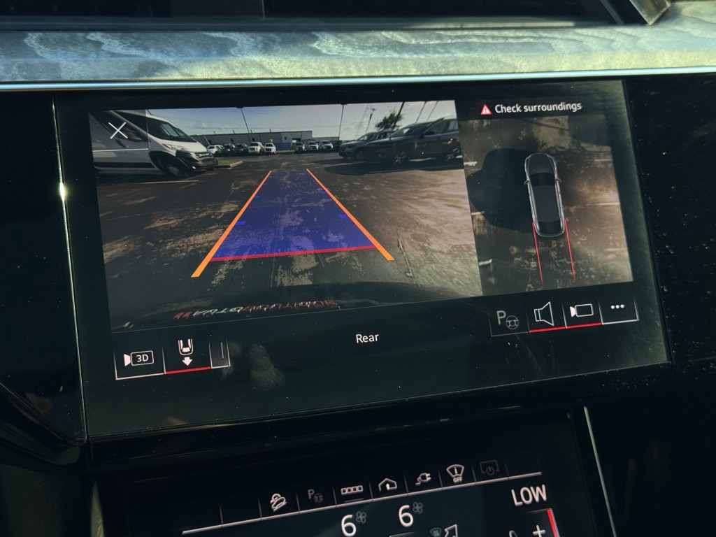 2024 Audi Q8 e-tron Sportback Image 24