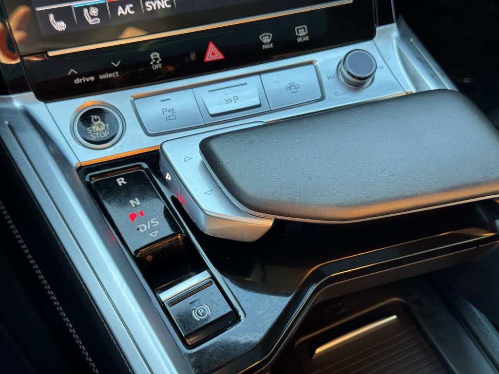2024 Audi Q8 e-tron Sportback Image 26