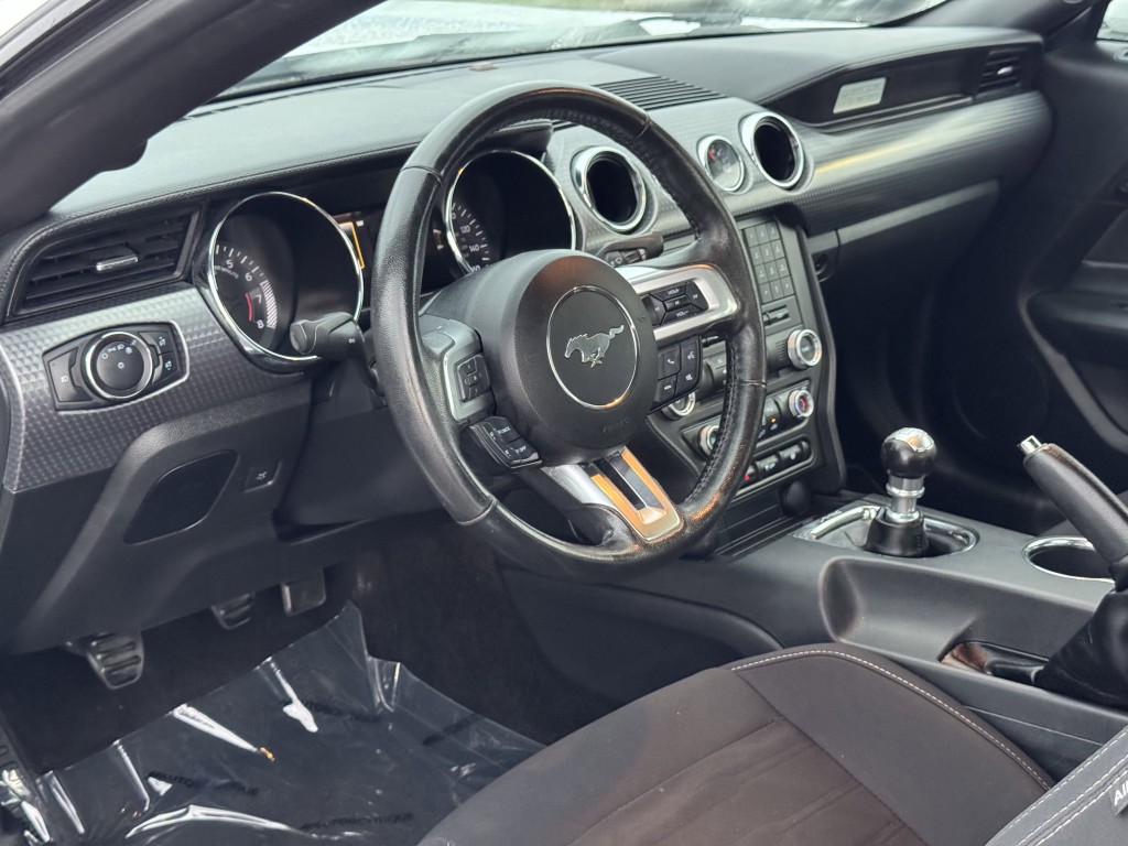2017 Ford Mustang Image 14