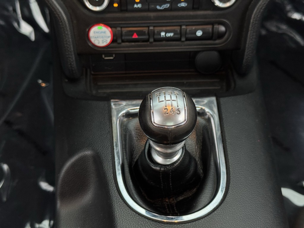 2017 Ford Mustang Image 19
