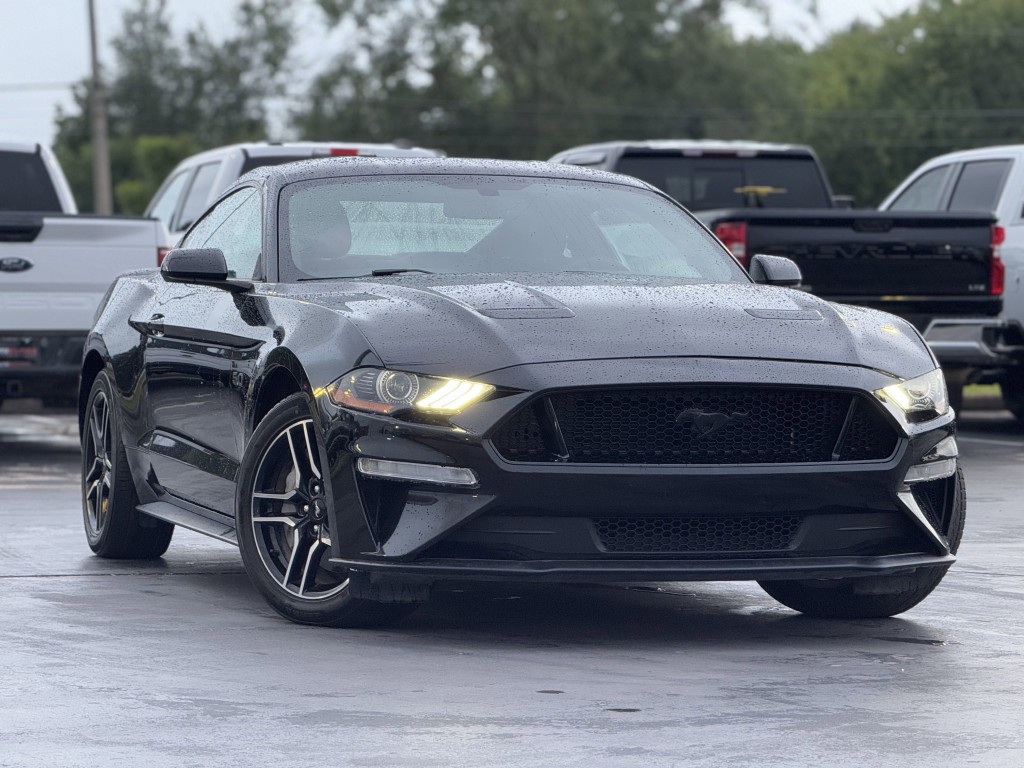2019 Ford Mustang Image 3