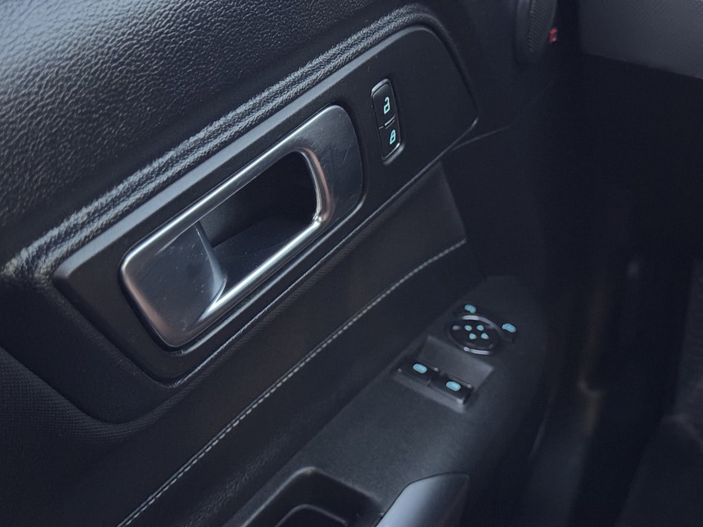 2019 Ford Mustang Image 18