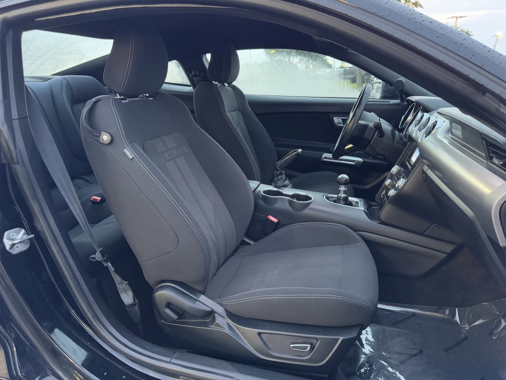 2019 Ford Mustang Image 21
