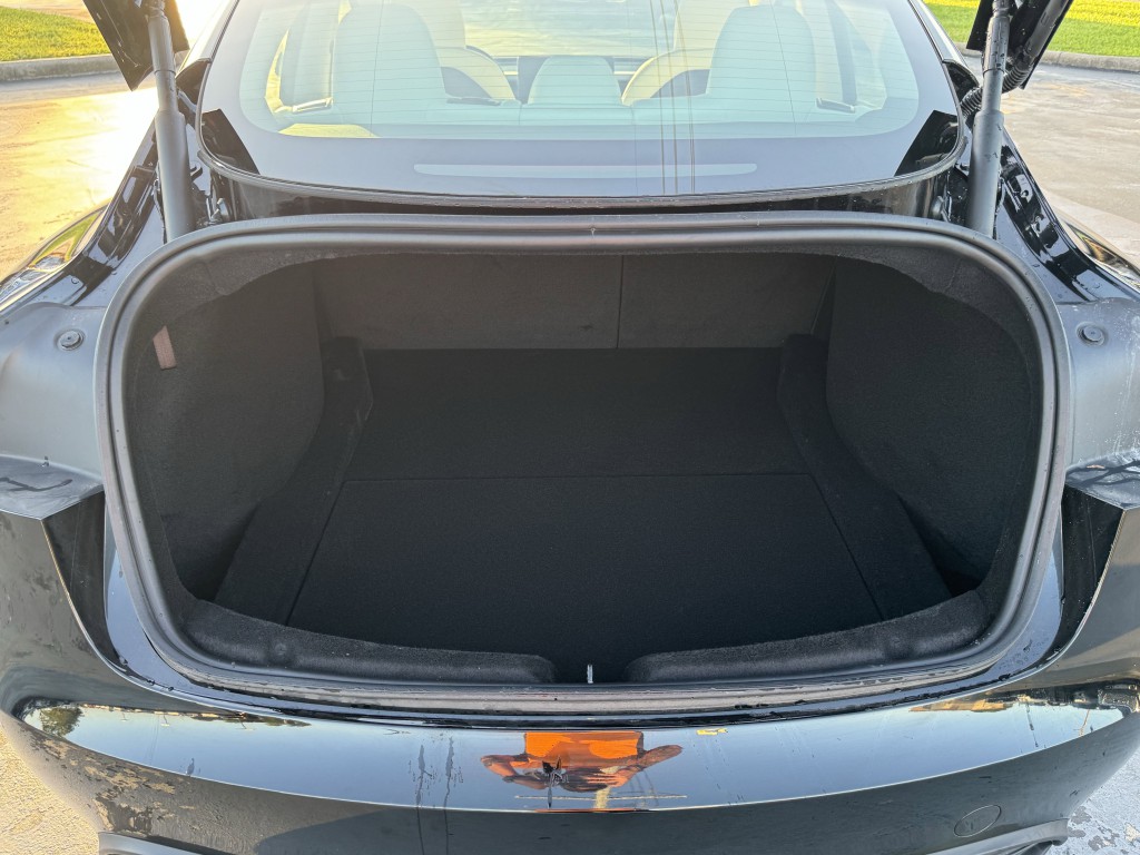 2025 Tesla Model 3 Image 26