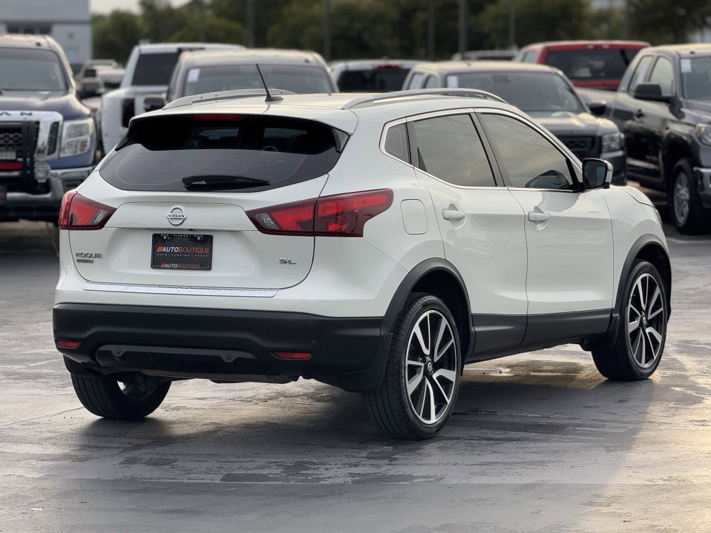 2019 Nissan Rogue Image 10