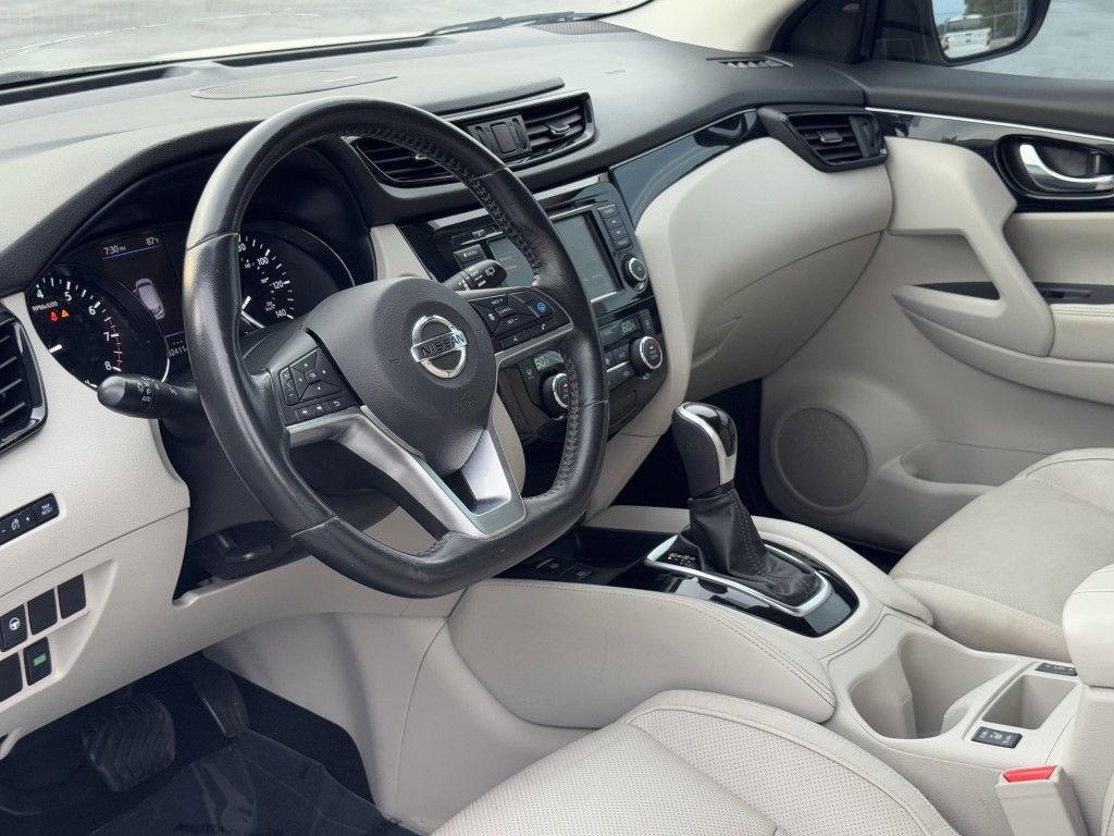 2019 Nissan Rogue Image 12