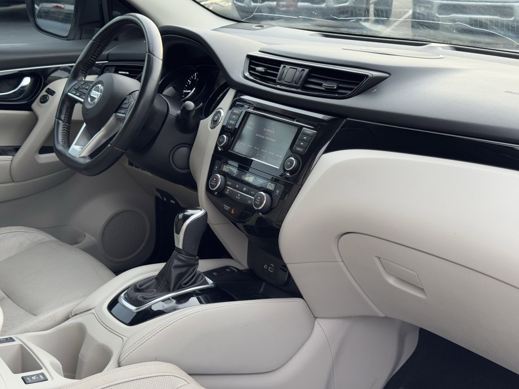 2019 Nissan Rogue Image 13