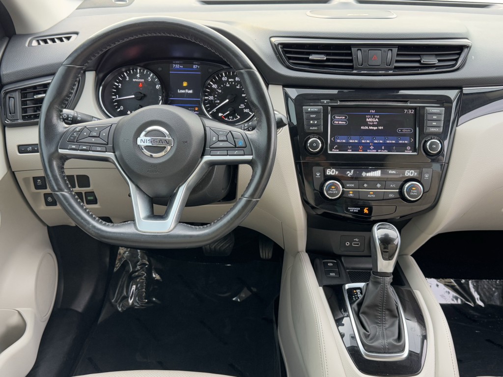 2019 Nissan Rogue Image 14