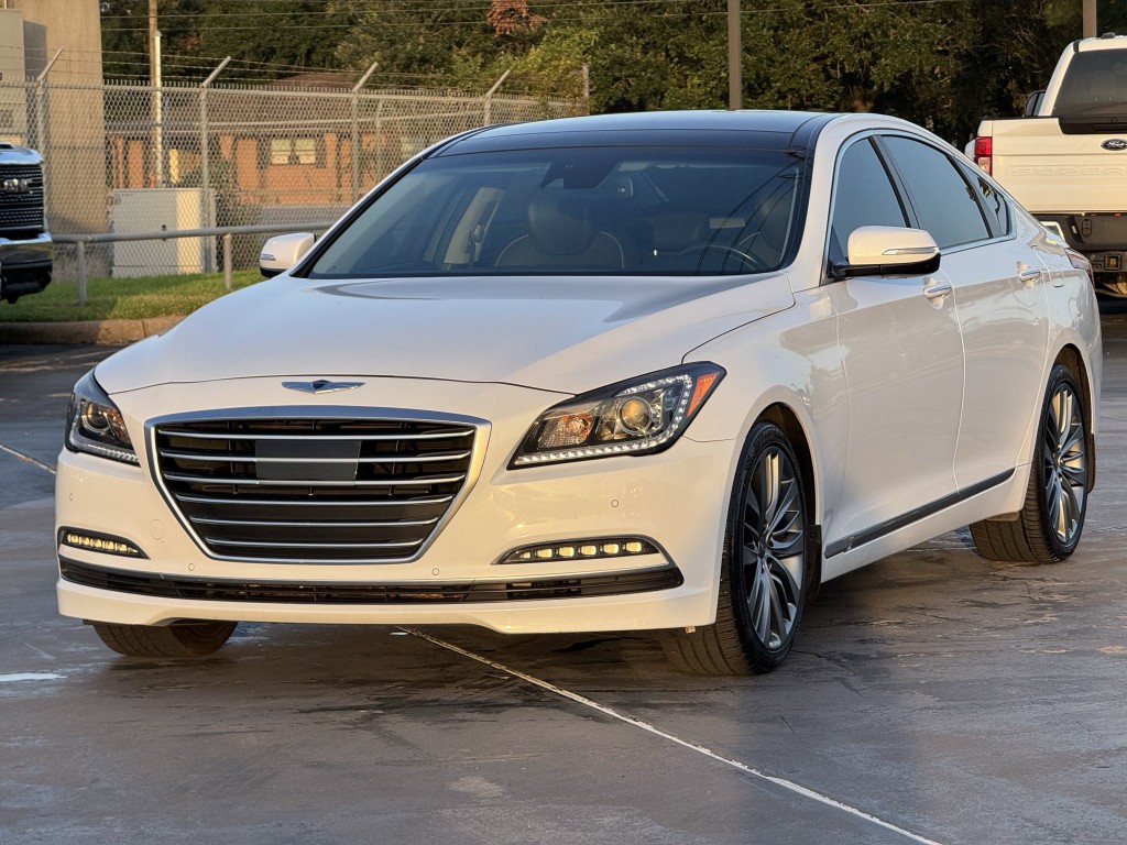 2015 Hyundai Genesis Image 5