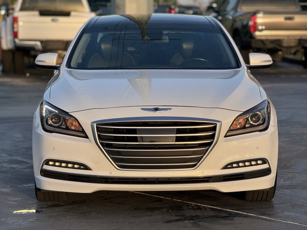 2015 Hyundai Genesis Image 6