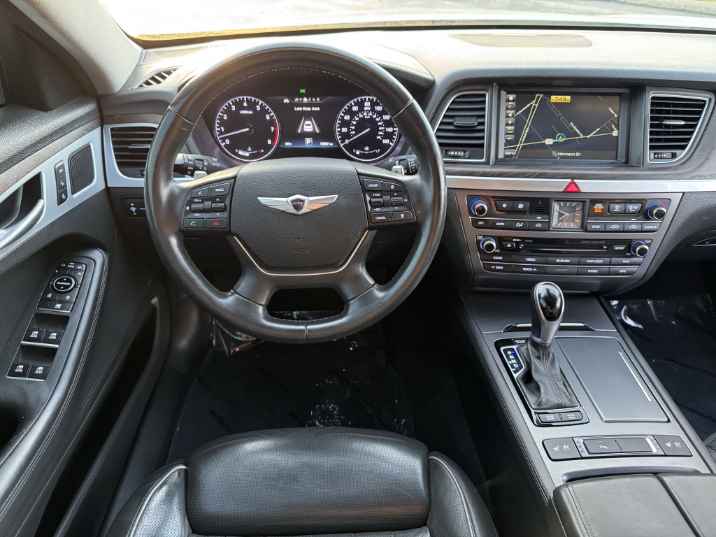 2015 Hyundai Genesis Image 14