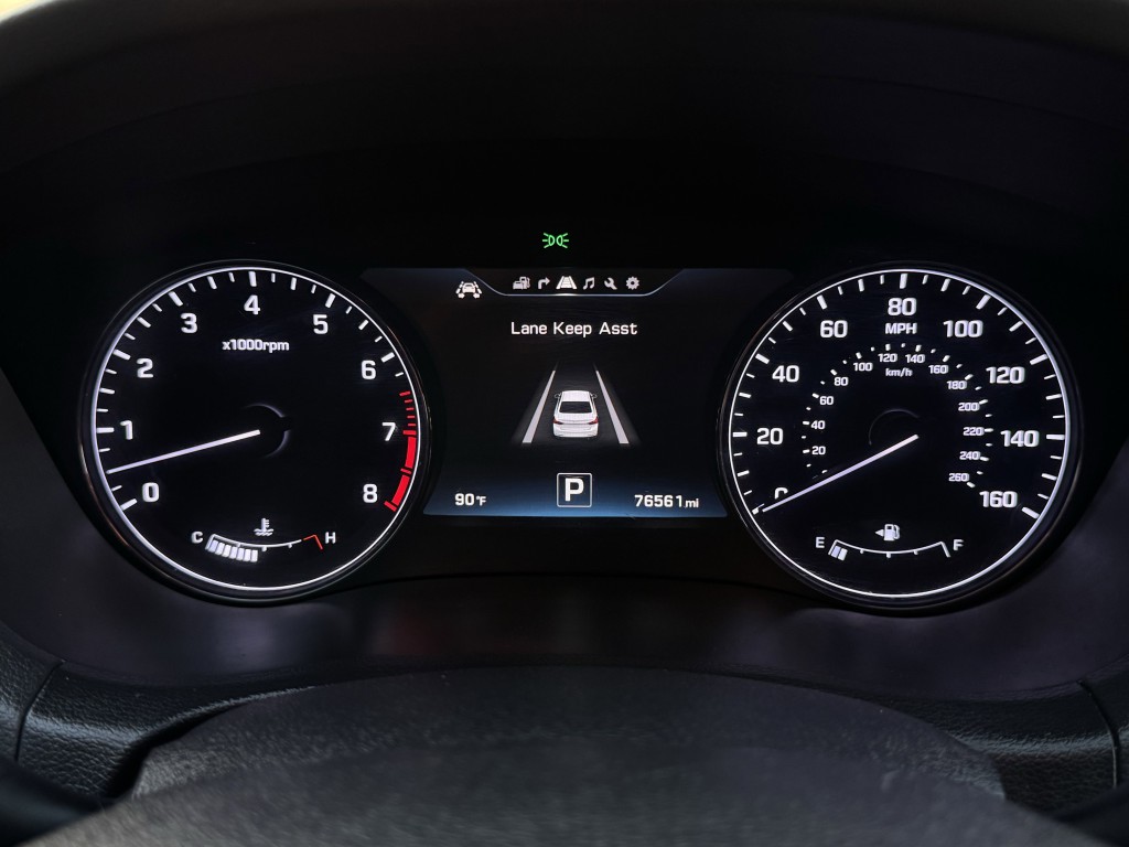 2015 Hyundai Genesis Image 18