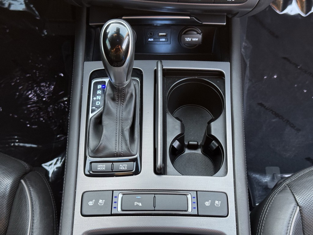 2015 Hyundai Genesis Image 21