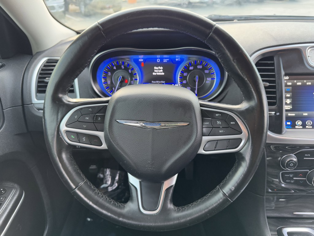 2020 Chrysler 300 Image 15
