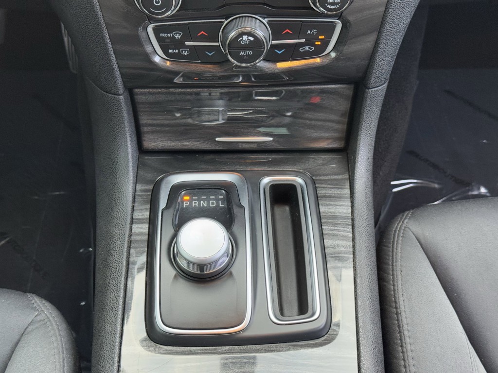 2020 Chrysler 300 Image 21