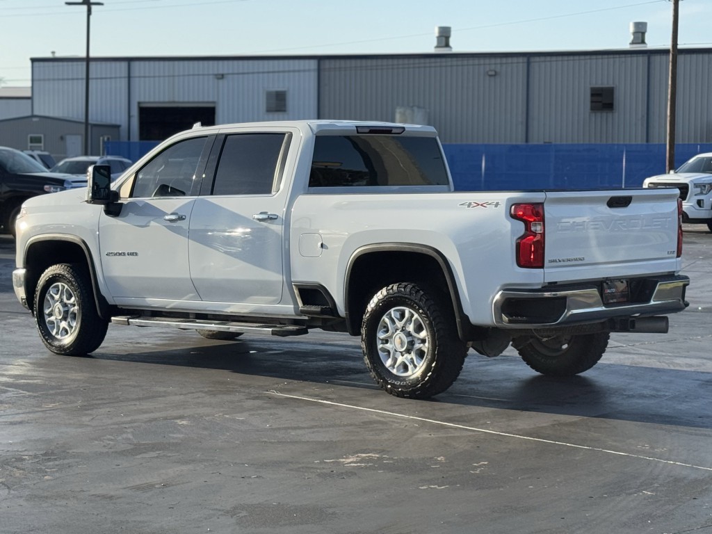 2024 Chevrolet Silverado 1500 Image 9