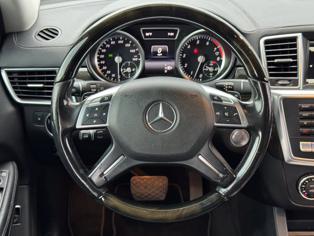 2015 Mercedes-Benz GL-Class Image 16