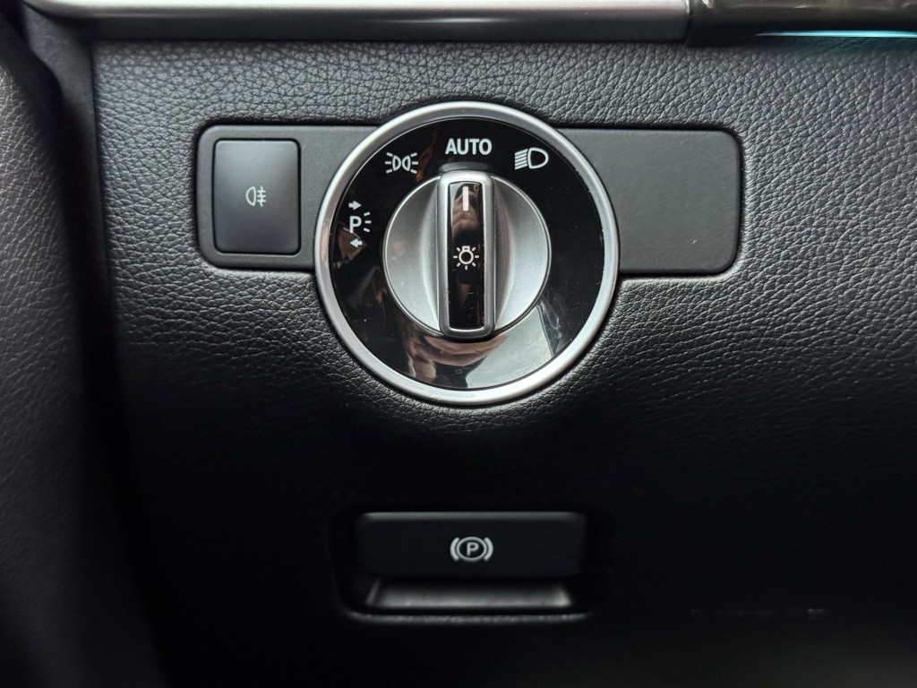 2015 Mercedes-Benz GL-Class Image 24