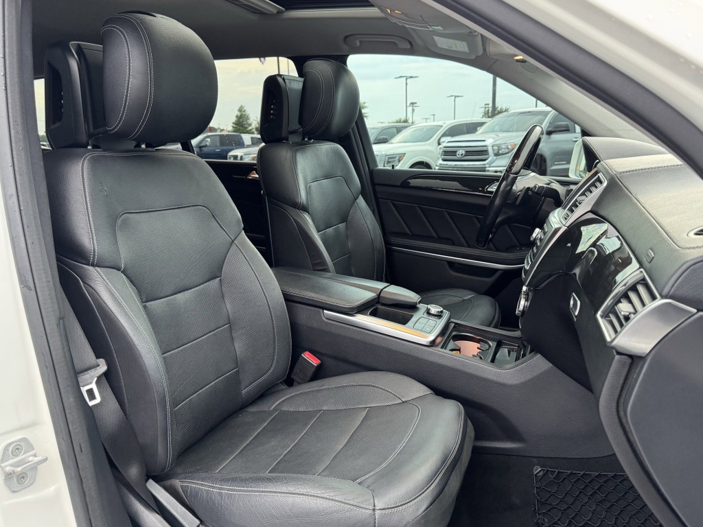 2015 Mercedes-Benz GL-Class Image 28