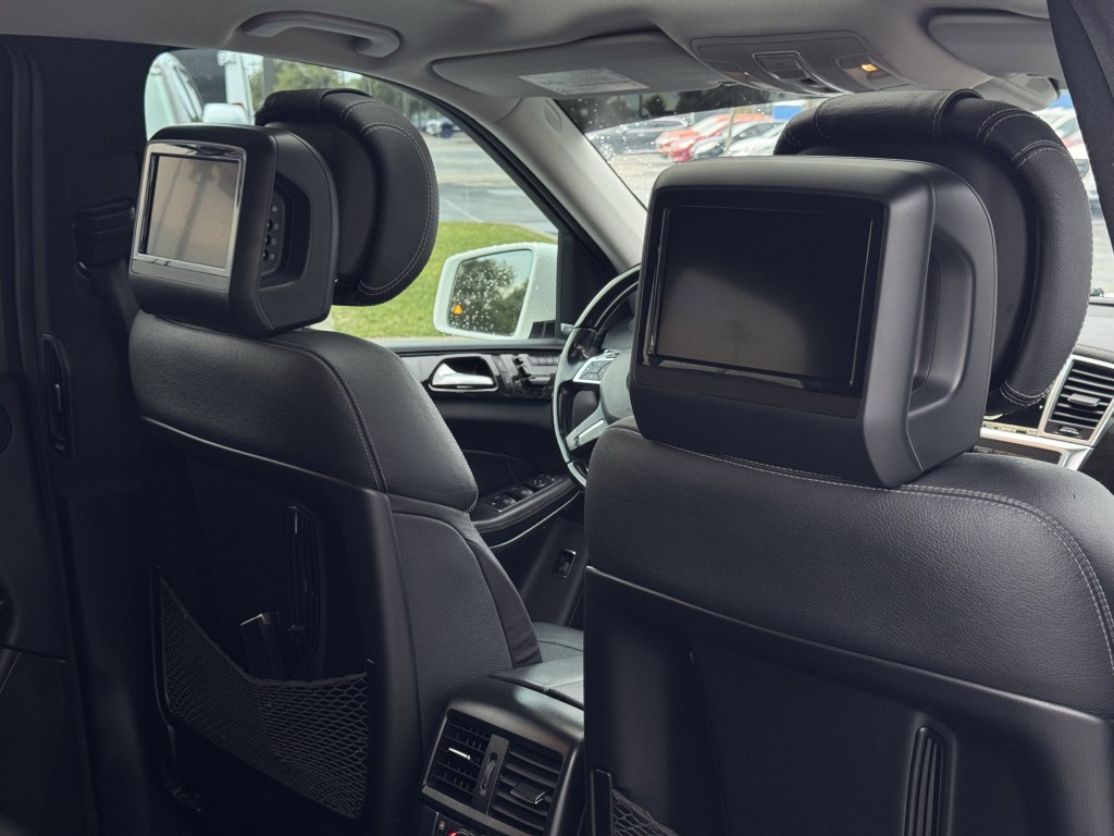 2015 Mercedes-Benz GL-Class Image 30