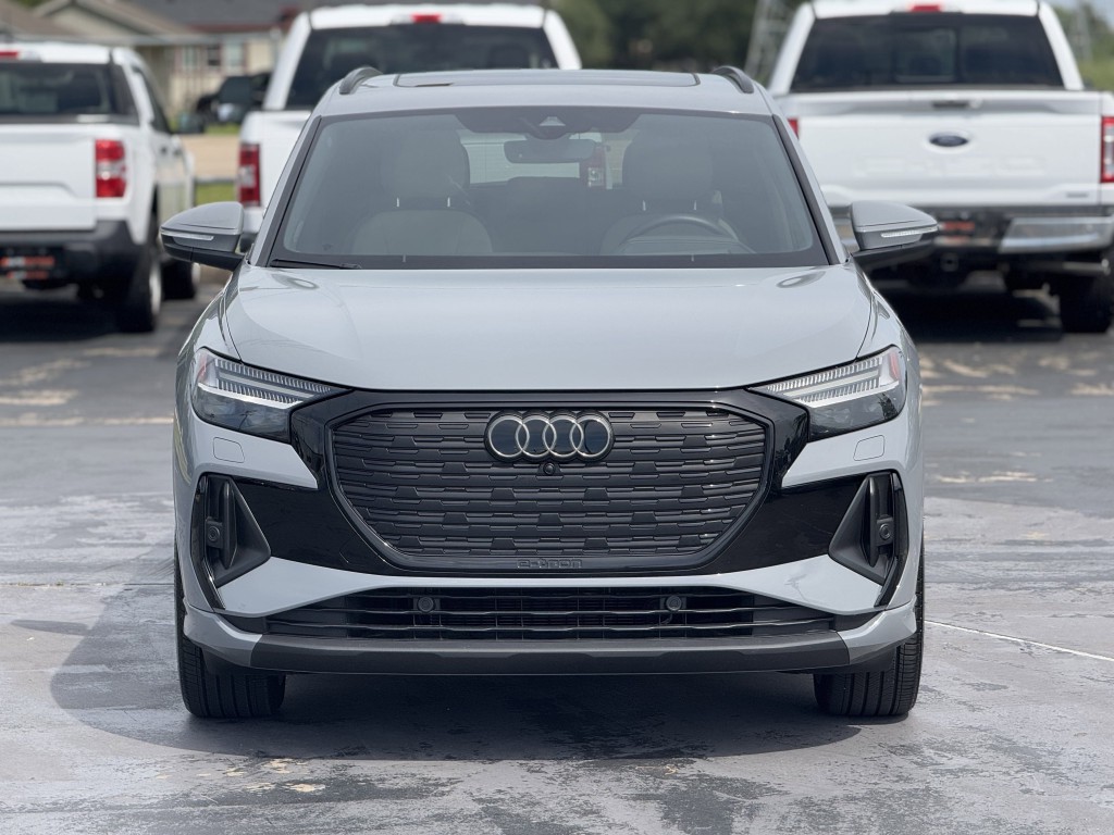 2025 Audi Q4 e-tron Image 5