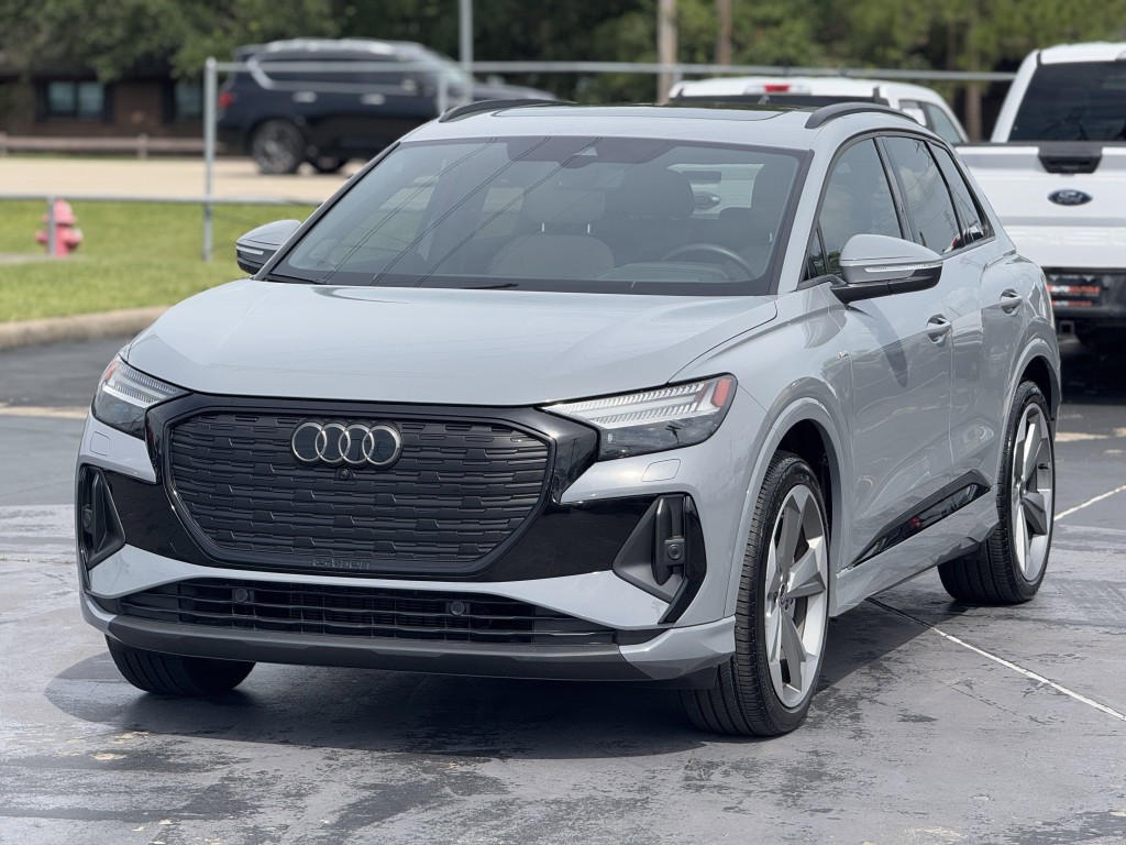 2025 Audi Q4 e-tron Image 7