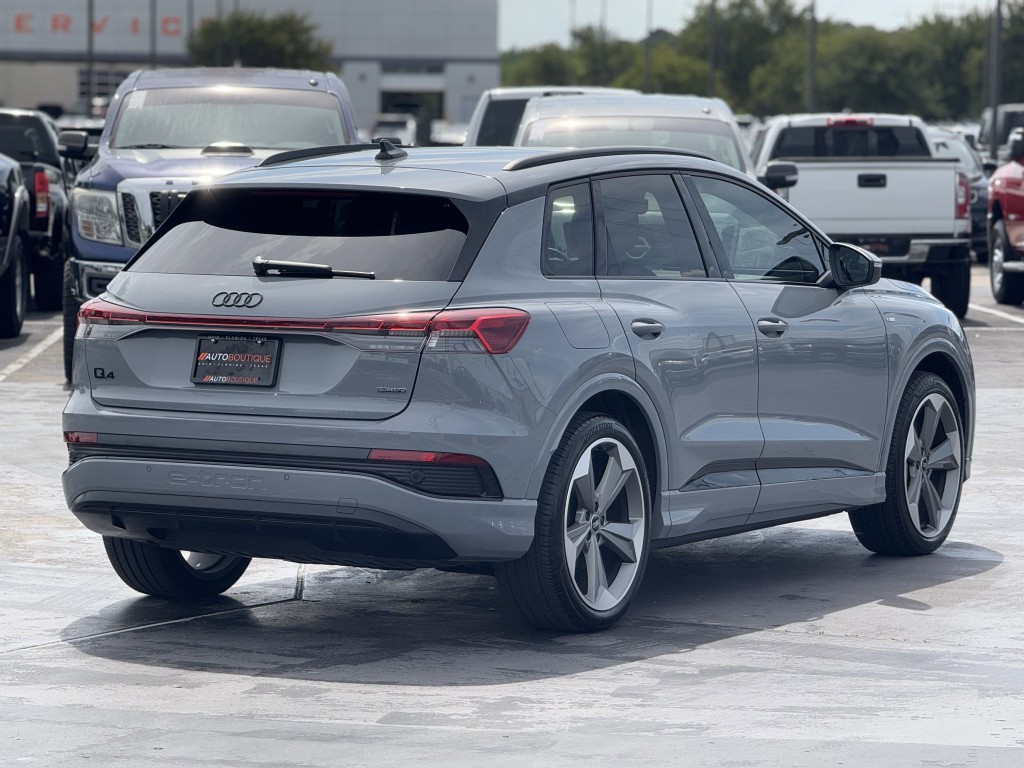 2025 Audi Q4 e-tron Image 10