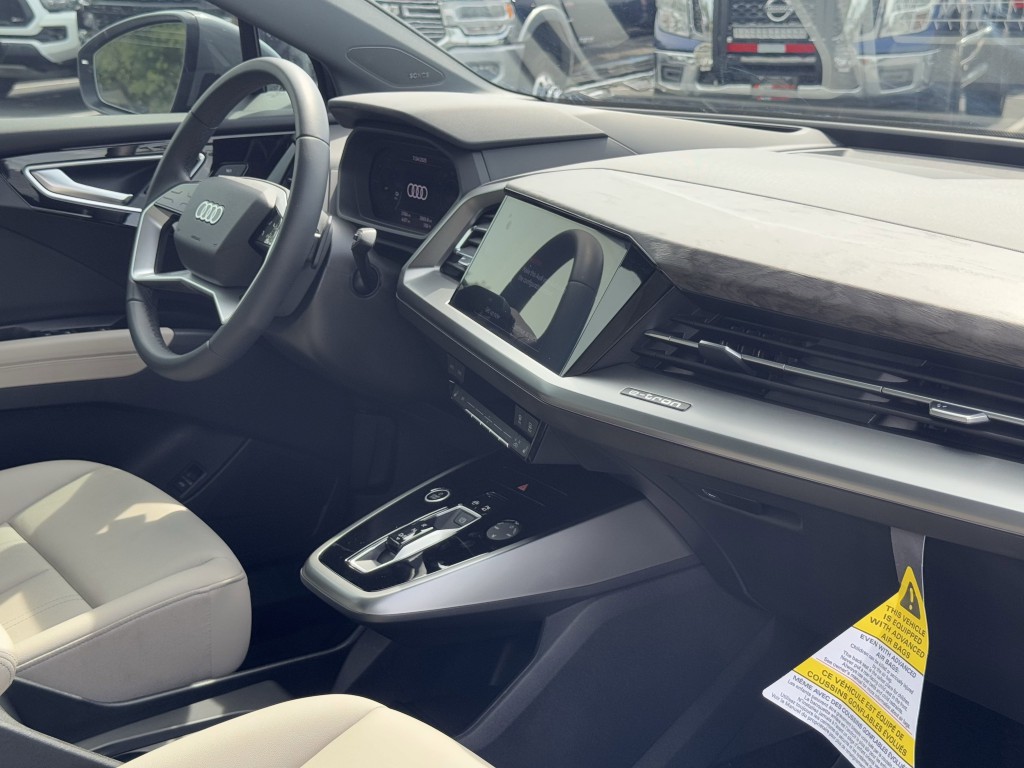 2025 Audi Q4 e-tron Image 13