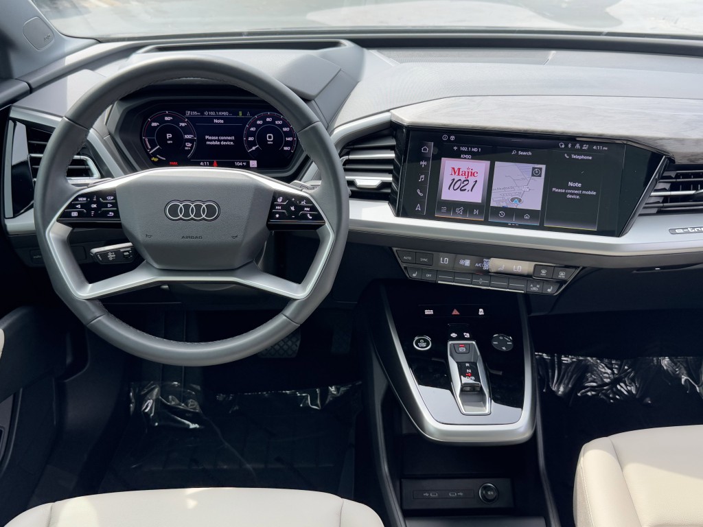 2025 Audi Q4 e-tron Image 14