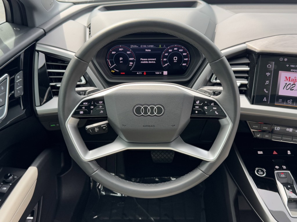 2025 Audi Q4 e-tron Image 15