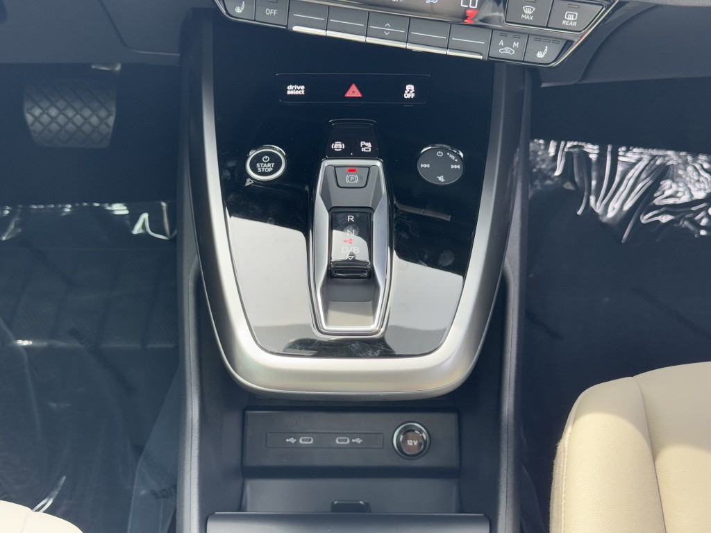 2025 Audi Q4 e-tron Image 22
