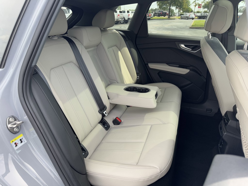 2025 Audi Q4 e-tron Image 29