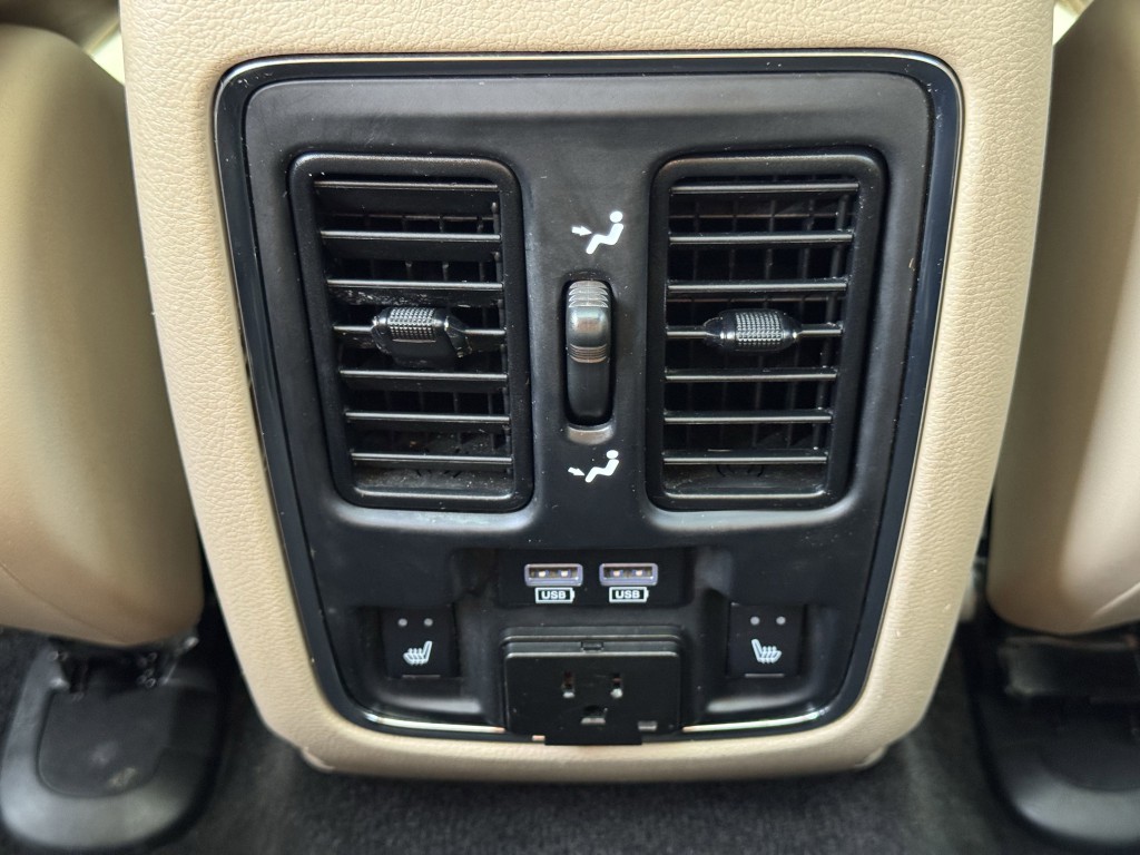 2014 Jeep Grand Cherokee Image 29
