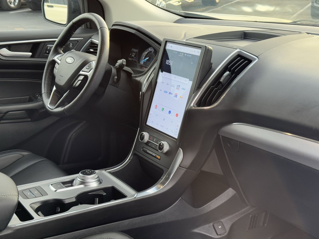 2022 Ford Edge Image 13