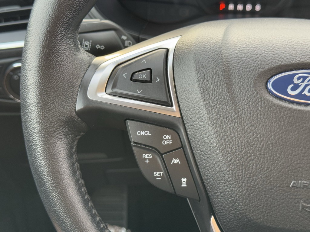 2022 Ford Edge Image 16