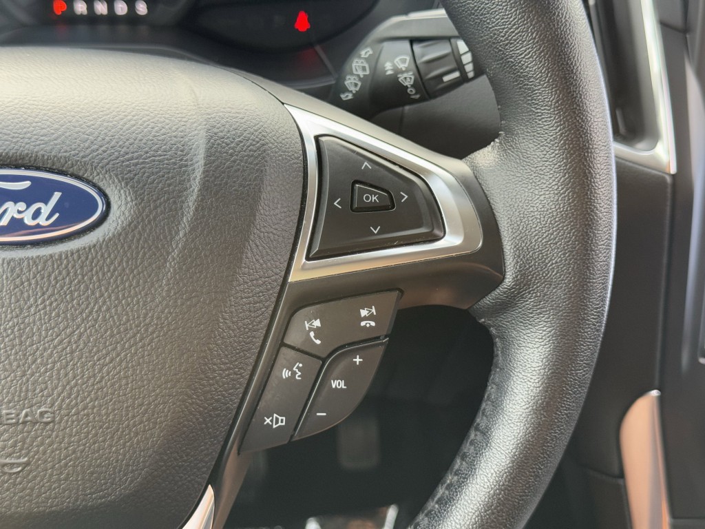 2022 Ford Edge Image 17