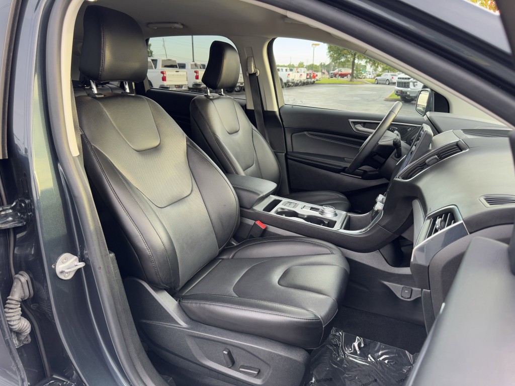 2022 Ford Edge Image 25