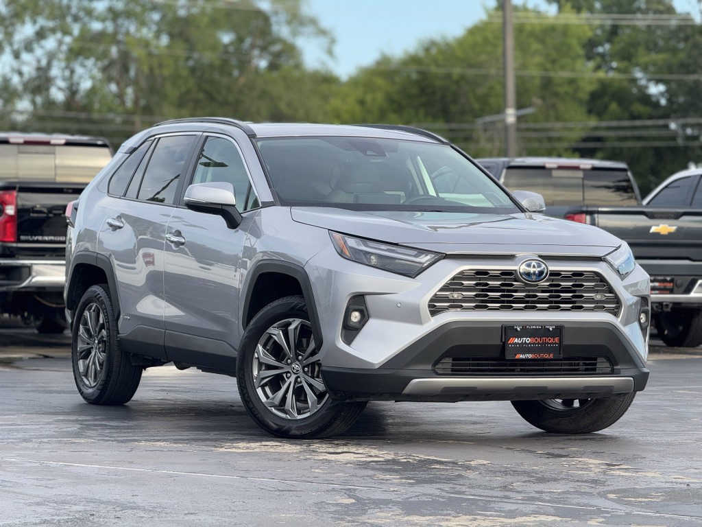 2022 Toyota Rav4 Image 3