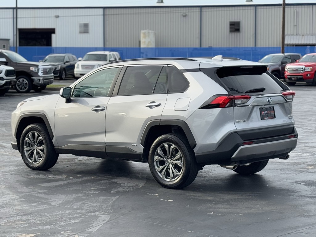 2022 Toyota Rav4 Image 9