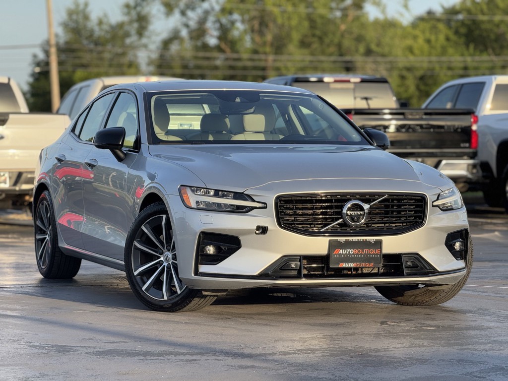 2022 Volvo S60 Image 3