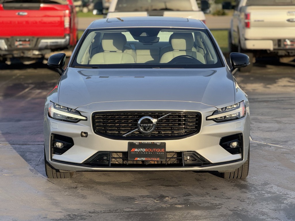 2022 Volvo S60 Image 5
