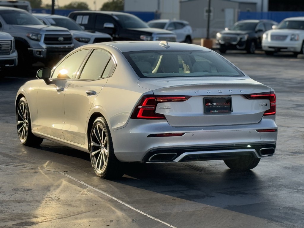 2022 Volvo S60 Image 9