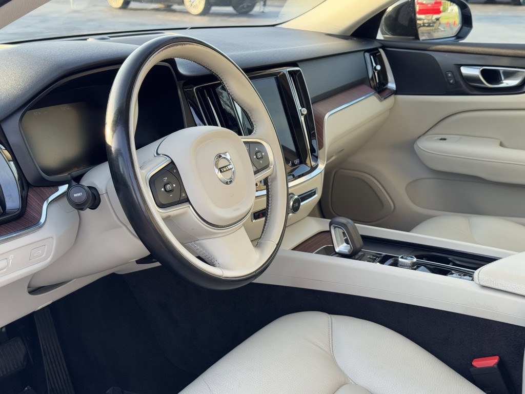 2022 Volvo S60 Image 12