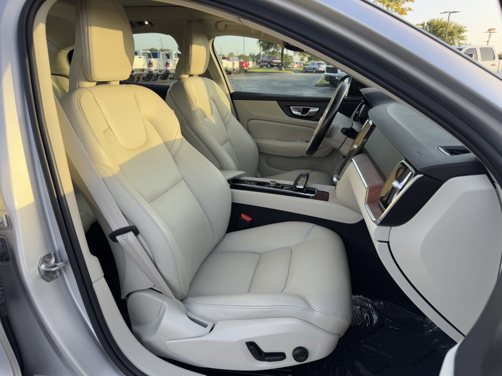 2022 Volvo S60 Image 25