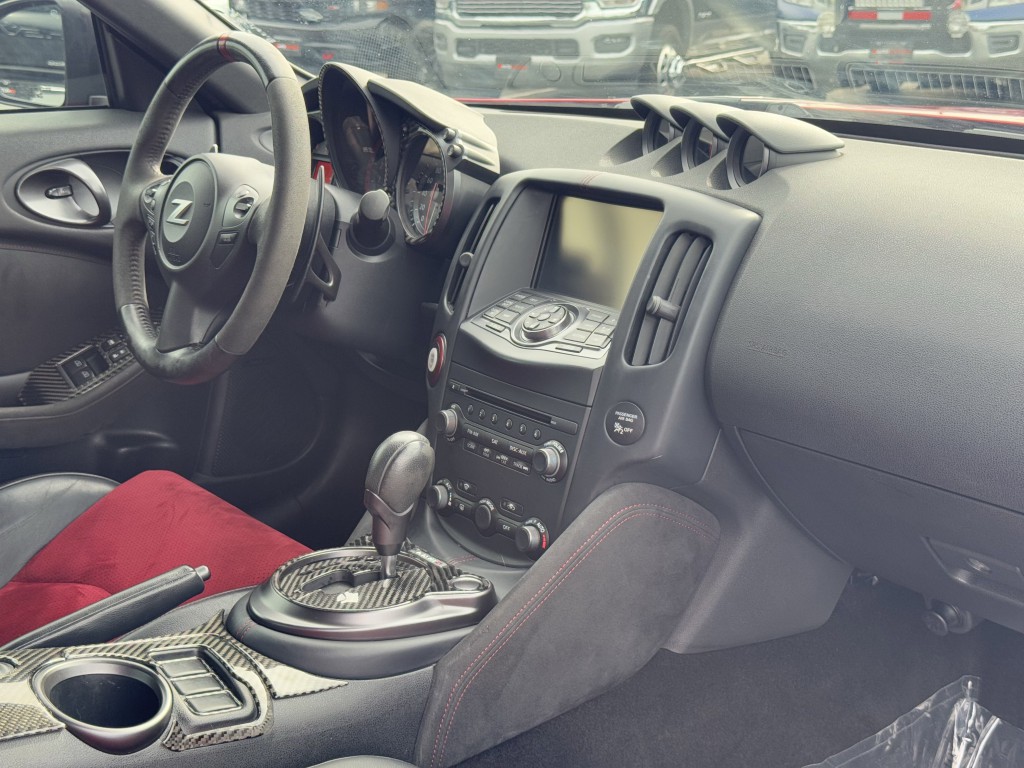2016 Nissan 370Z Image 13