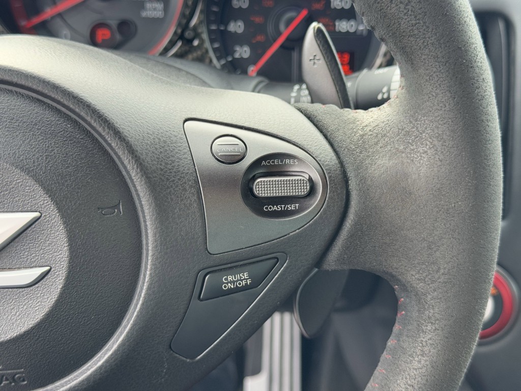 2016 Nissan 370Z Image 17