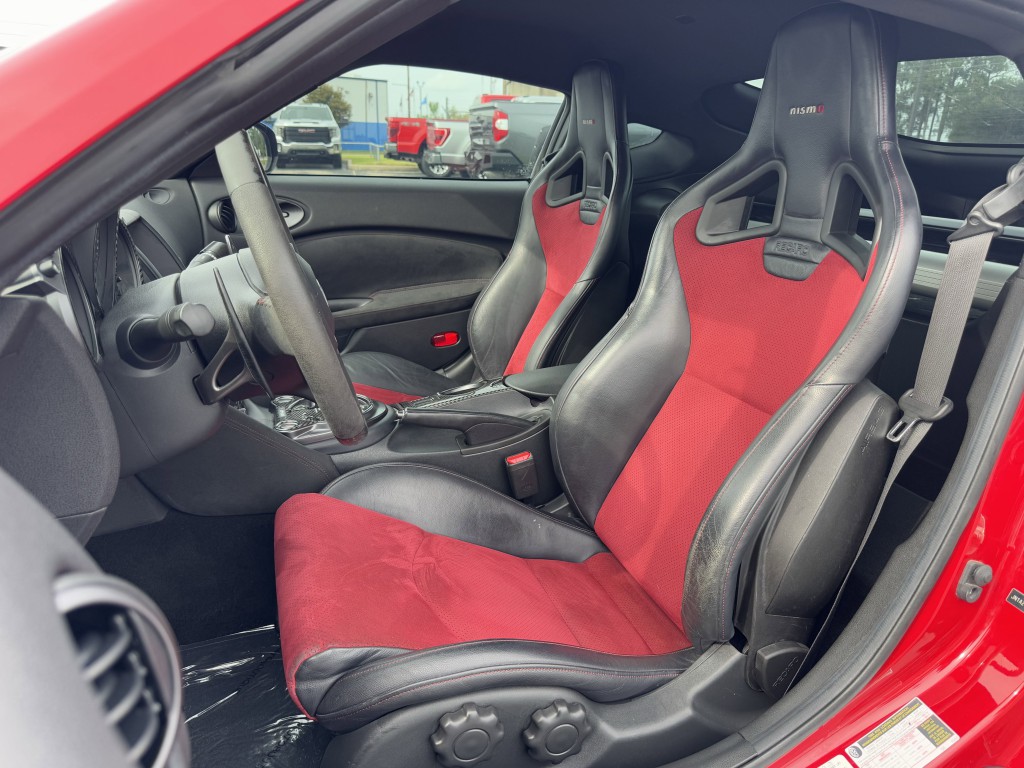 2016 Nissan 370Z Image 21